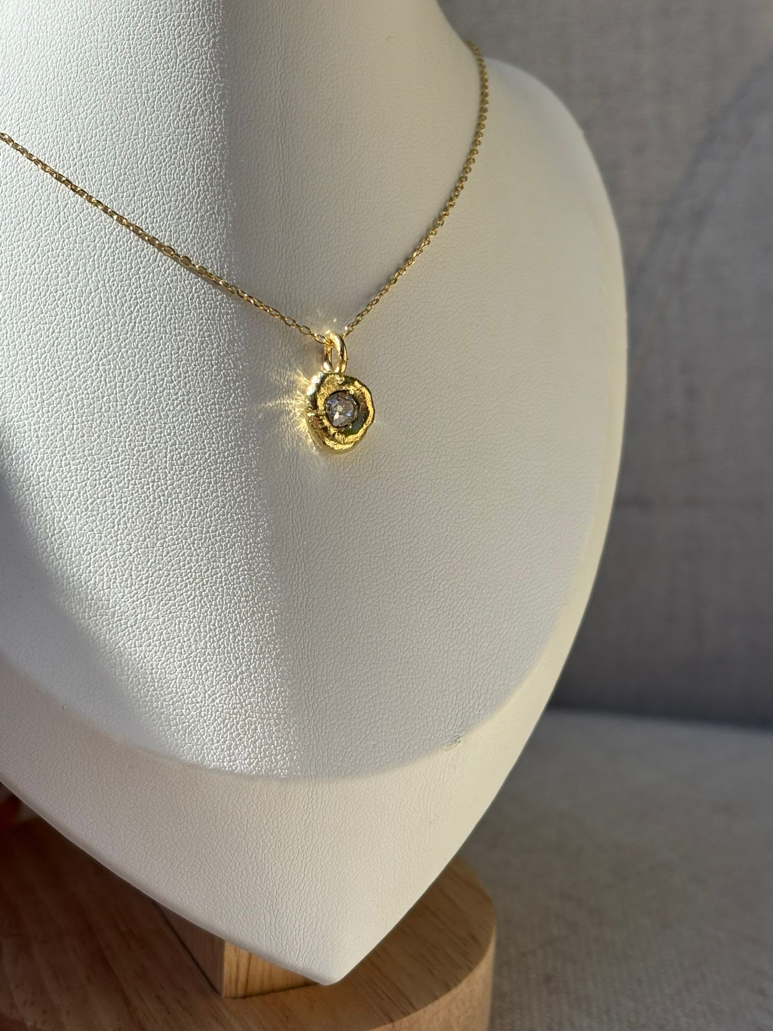 Dije Punto de luz Artesano con brillante