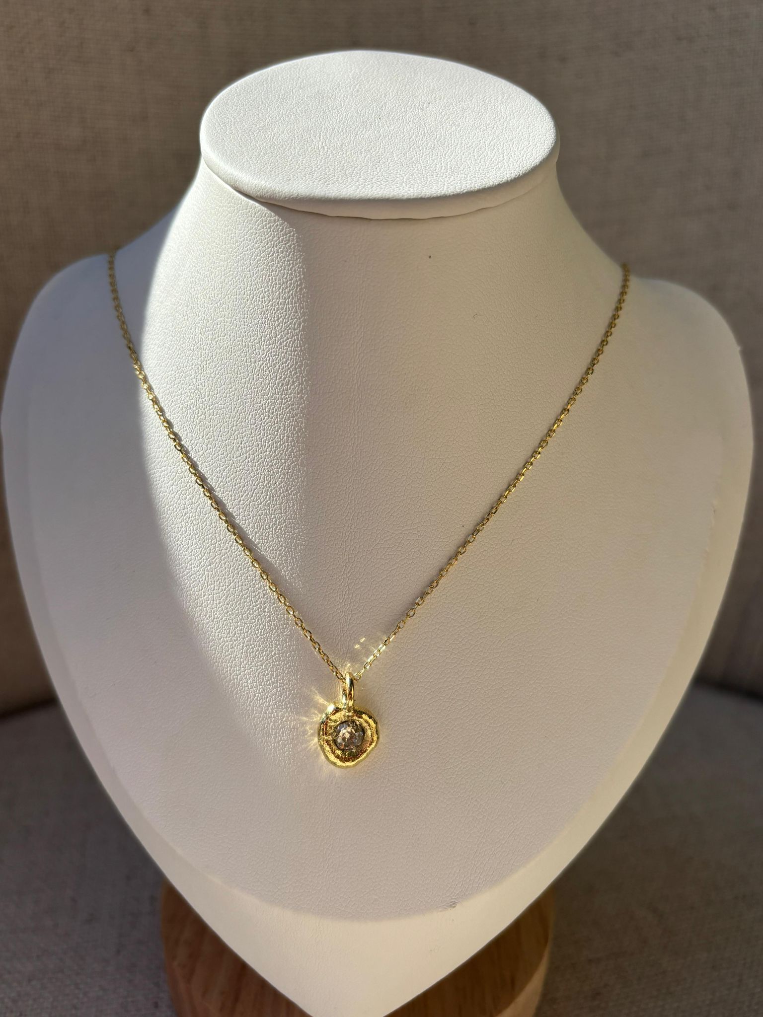 Dije Punto de luz Artesano con brillante