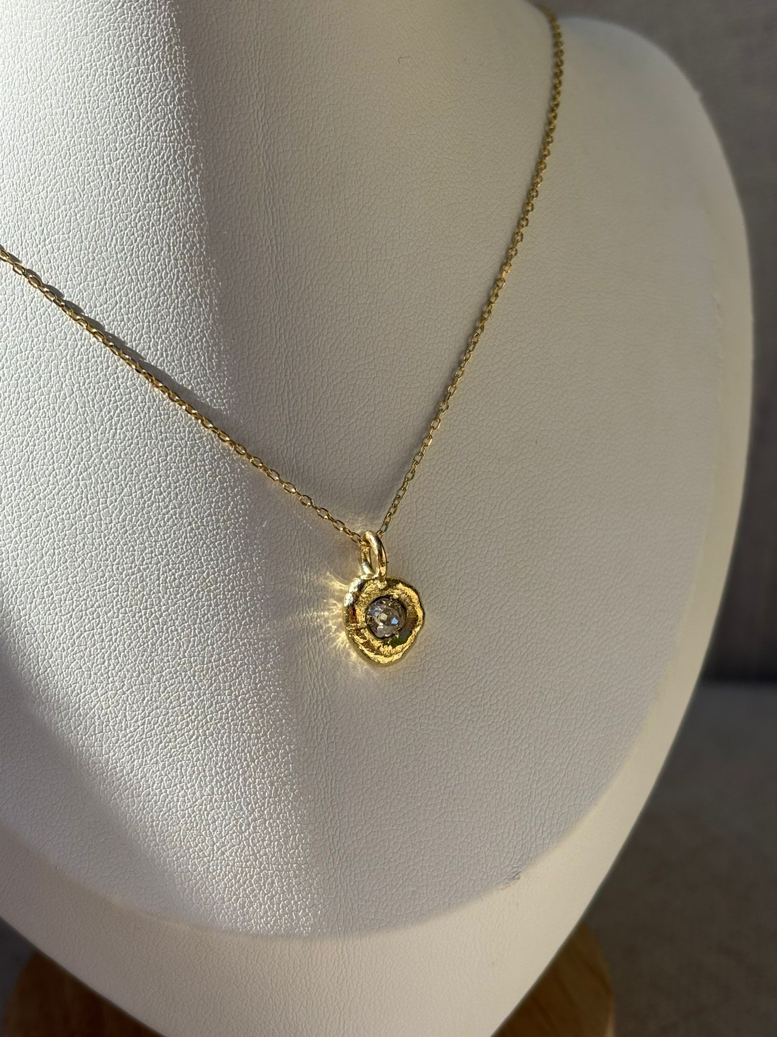 Dije Punto de luz Artesano con brillante